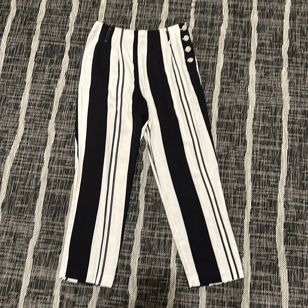 TOPSHOP women’s size 6 striped pants.